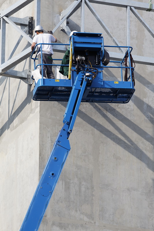 Pembinaan dan Sertifikasi K3 Operator Scissor Lift Blended by KEMNAKER RI